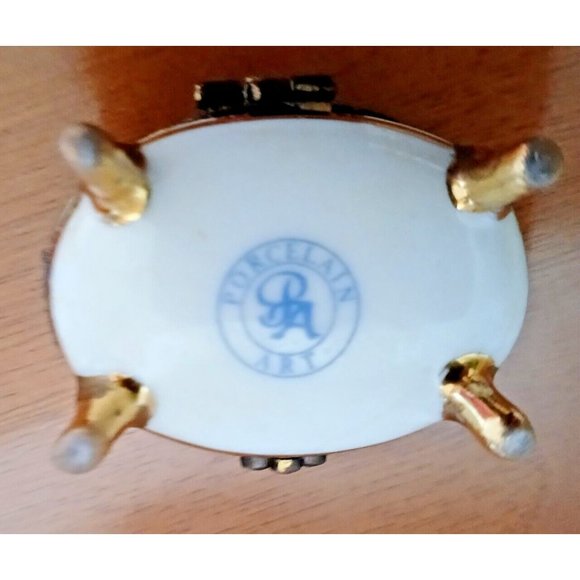 Vintage Porcelain Art Trinket Pill Box Hand Painted Small 2" Marked - Picture 9 of 11